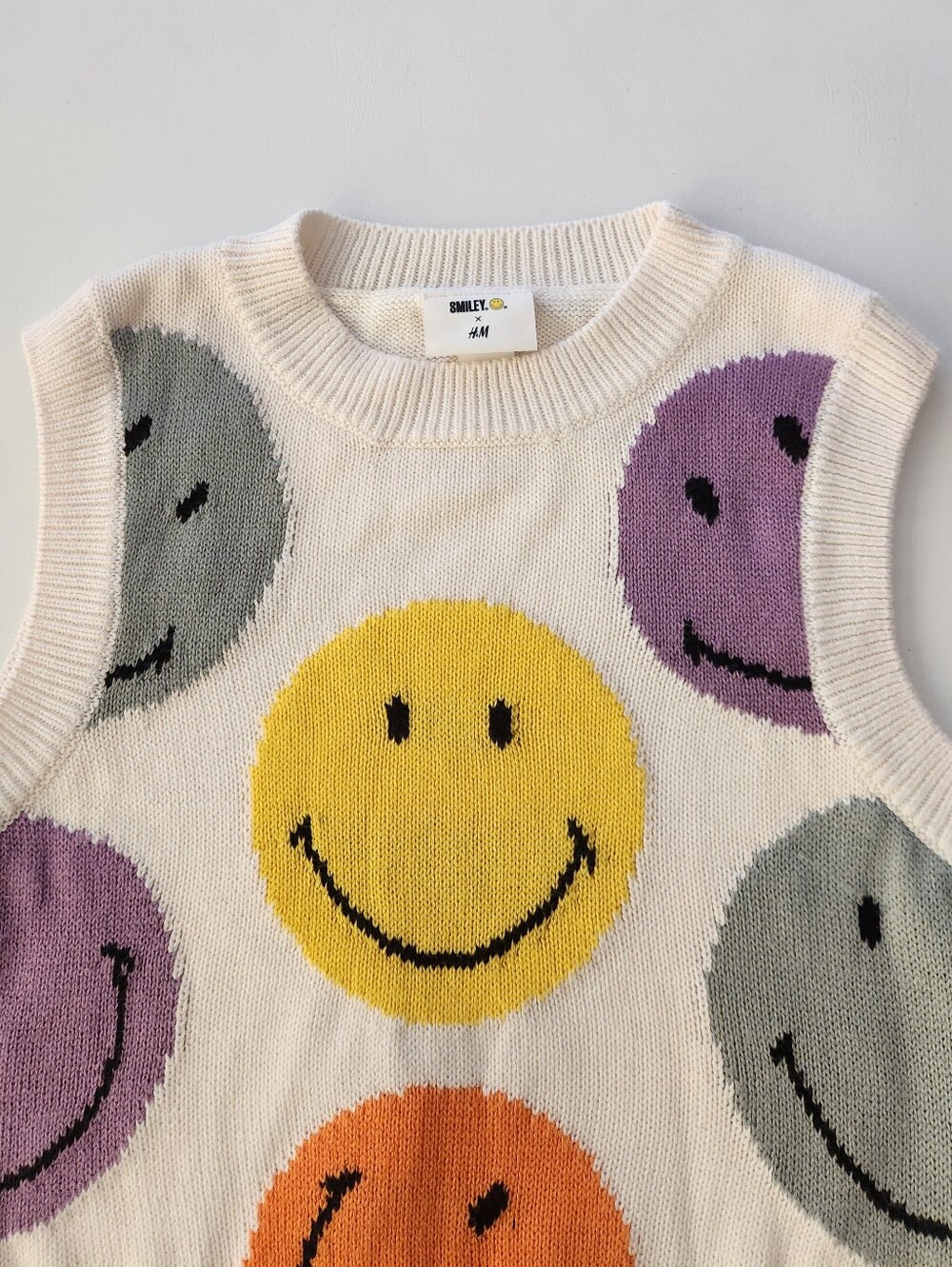 Smiley × H&M Cream Knit Sleeveless Sweater Vest with - Picture 2 of 15